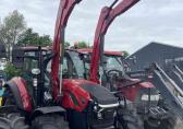 Case-IH Farmall 100 c met voorlader